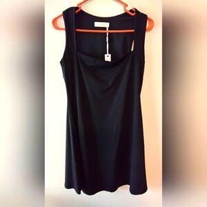 Quinsen Black Dress